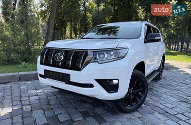 Внедорожник / Кроссовер Toyota Land Cruiser Prado 2021 в 