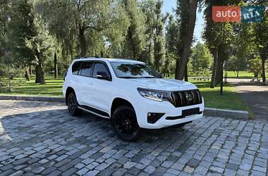 Внедорожник / Кроссовер Toyota Land Cruiser Prado 2021 в 