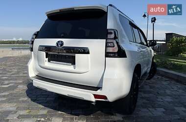 Внедорожник / Кроссовер Toyota Land Cruiser Prado 2021 в 