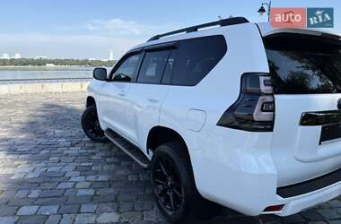 Внедорожник / Кроссовер Toyota Land Cruiser Prado 2021 в 