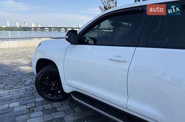 Внедорожник / Кроссовер Toyota Land Cruiser Prado 2021 в 