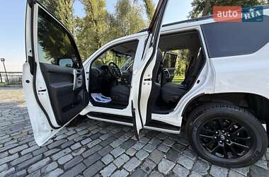 Внедорожник / Кроссовер Toyota Land Cruiser Prado 2021 в 