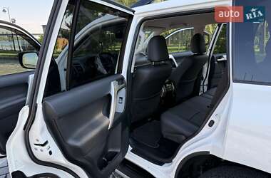 Внедорожник / Кроссовер Toyota Land Cruiser Prado 2021 в 