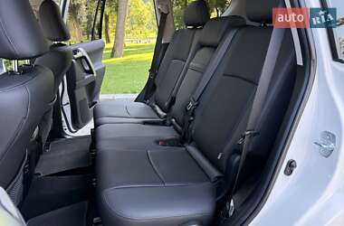 Внедорожник / Кроссовер Toyota Land Cruiser Prado 2021 в 