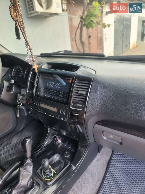 Внедорожник / Кроссовер Toyota Land Cruiser Prado 2004 в Черновцах