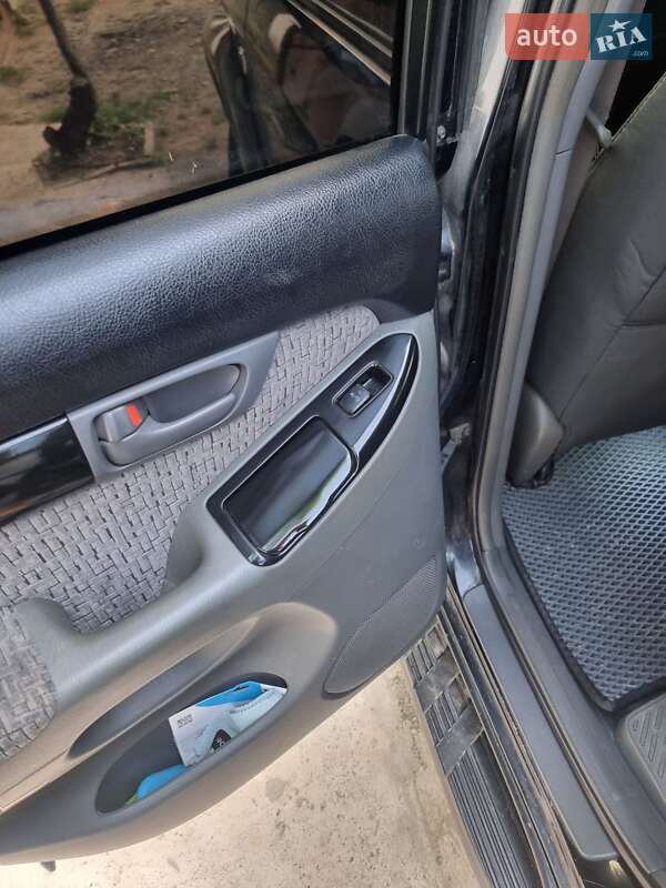 Внедорожник / Кроссовер Toyota Land Cruiser Prado 2004 в Черновцах