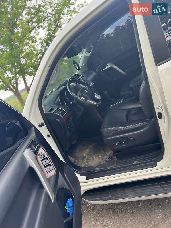 Позашляховик / Кросовер Toyota Land Cruiser Prado 2013 в Харкові фото 5 Позашляховик / Кросовер Toyota Land Cruiser Prado 2013 в Харкові