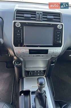 Внедорожник / Кроссовер Toyota Land Cruiser Prado 2019 в 