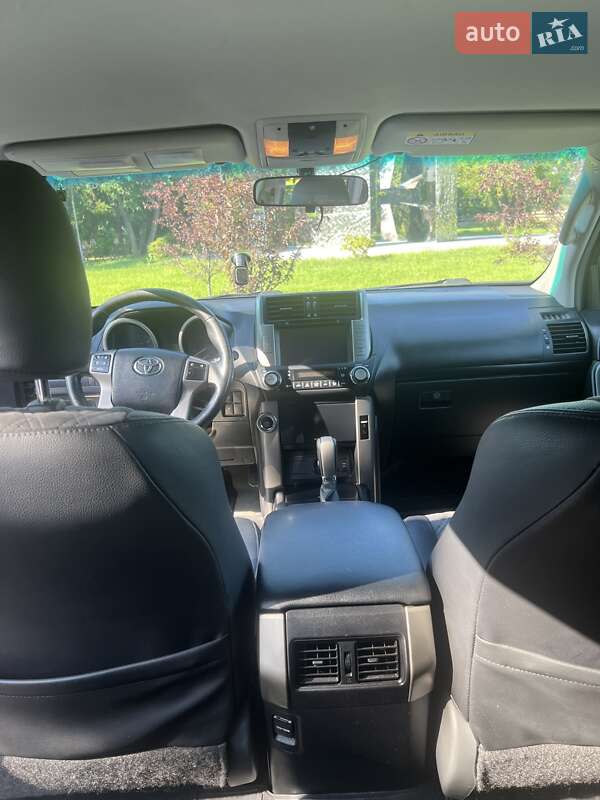 Позашляховик / Кросовер Toyota Land Cruiser Prado 2013 в Києві фото 12 Позашляховик / Кросовер Toyota Land Cruiser Prado 2013 в Києві