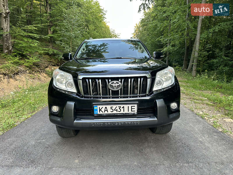 Позашляховик / Кросовер Toyota Land Cruiser Prado 2010 в Івано-Франківську