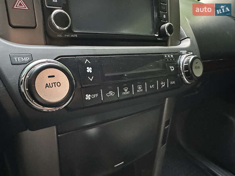 Позашляховик / Кросовер Toyota Land Cruiser Prado 2010 в Івано-Франківську