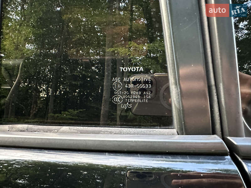 Позашляховик / Кросовер Toyota Land Cruiser Prado 2010 в Івано-Франківську