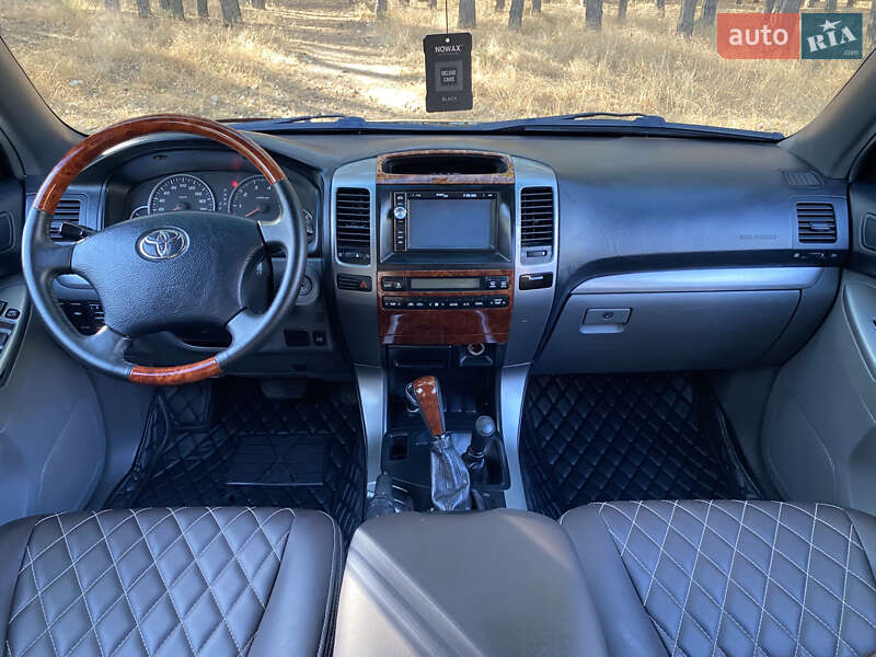 Позашляховик / Кросовер Toyota Land Cruiser Prado 2007 в Миколаєві