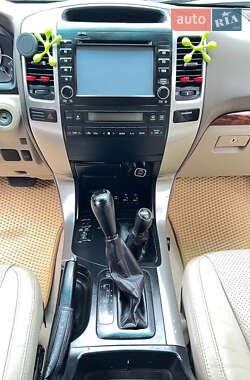 Внедорожник / Кроссовер Toyota Land Cruiser Prado 2007 в 