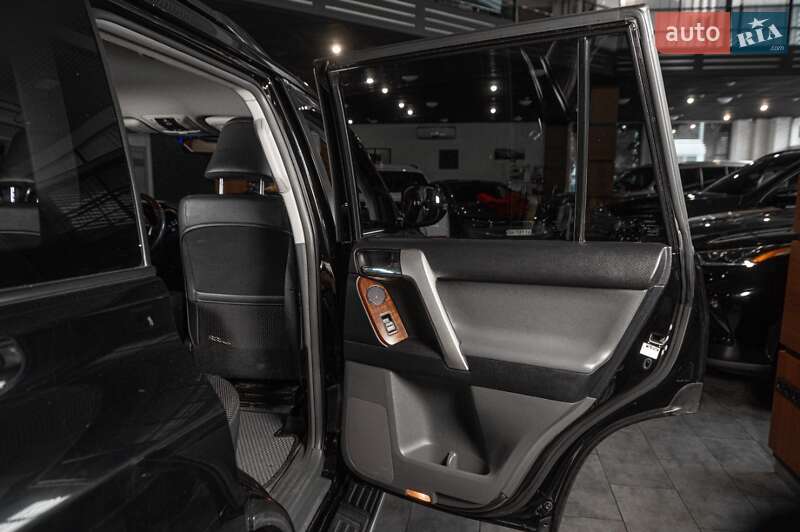 Внедорожник / Кроссовер Toyota Land Cruiser Prado 2010 в Одессе