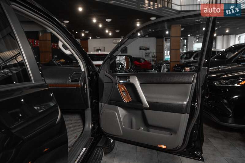 Внедорожник / Кроссовер Toyota Land Cruiser Prado 2010 в Одессе