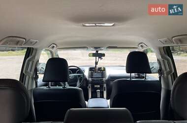 Внедорожник / Кроссовер Toyota Land Cruiser Prado 2012 в 