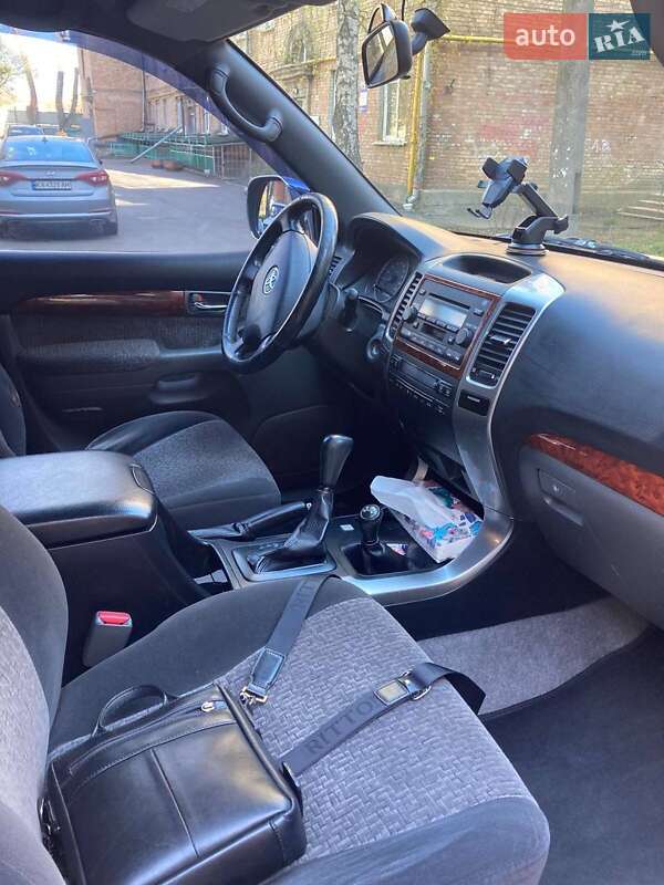 Внедорожник / Кроссовер Toyota Land Cruiser Prado 2005 в Киеве