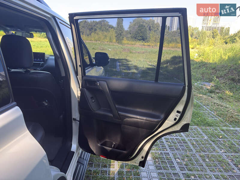 Внедорожник / Кроссовер Toyota Land Cruiser Prado 2016 в Киеве