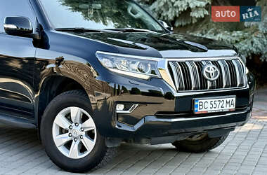 Внедорожник / Кроссовер Toyota Land Cruiser Prado 2019 в 