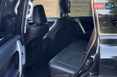 Внедорожник / Кроссовер Toyota Land Cruiser Prado 2019 в 