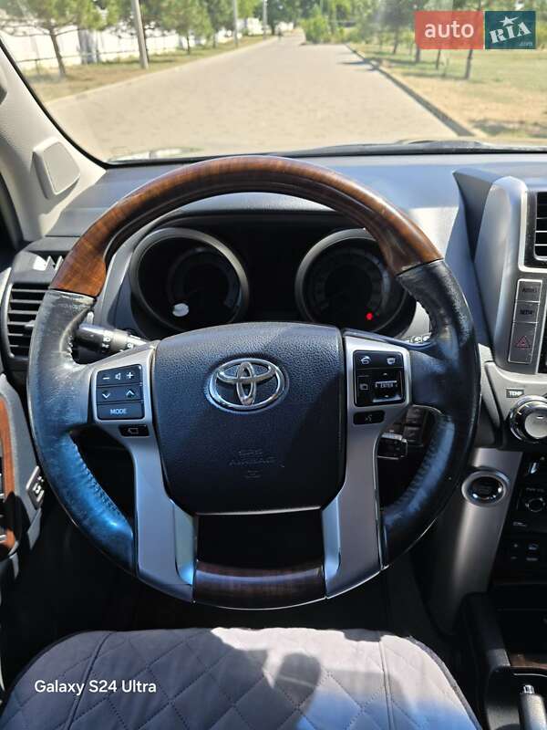 Внедорожник / Кроссовер Toyota Land Cruiser Prado 2011 в Измаиле