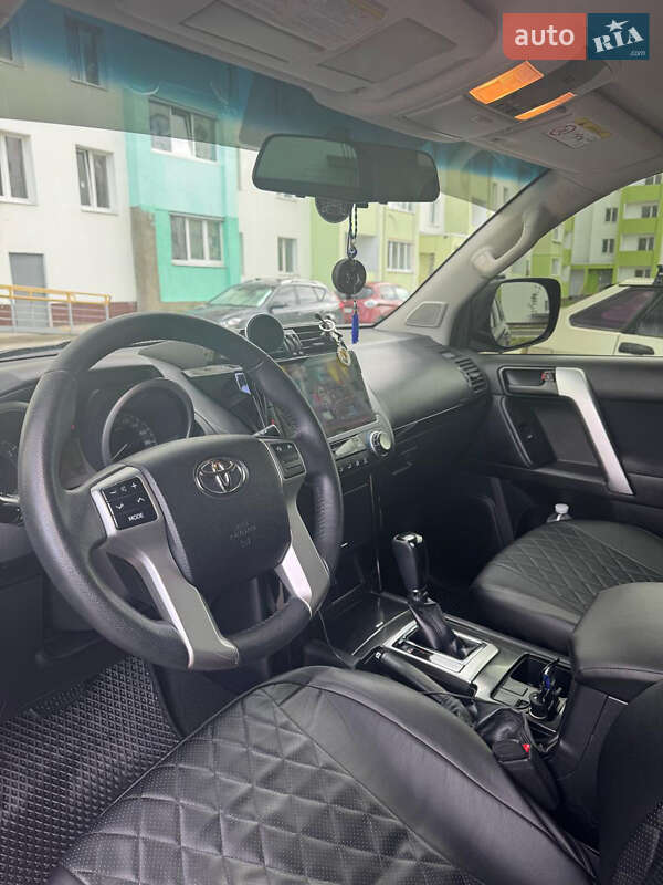 Внедорожник / Кроссовер Toyota Land Cruiser Prado 2017 в Харькове фото 10 Внедорожник / Кроссовер Toyota Land Cruiser Prado 2017 в Харькове