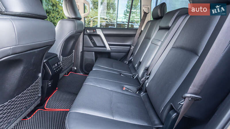 Внедорожник / Кроссовер Toyota Land Cruiser Prado 2019 в Днепре