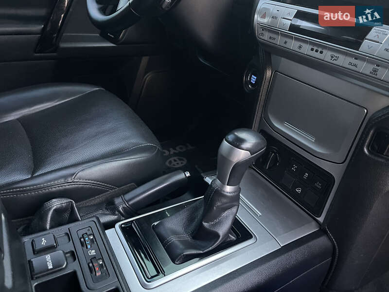 Внедорожник / Кроссовер Toyota Land Cruiser Prado 2020 в Днепре