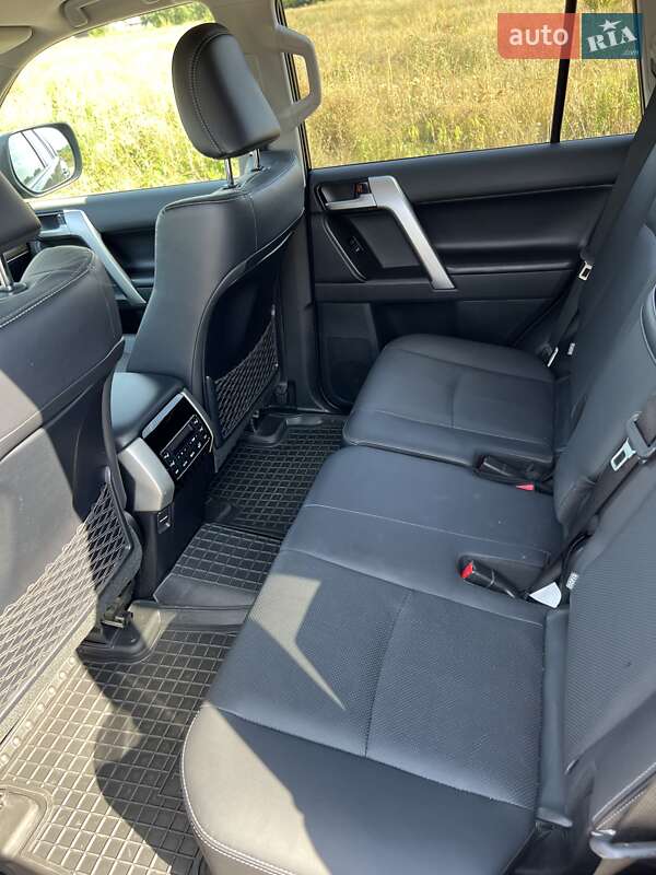 Внедорожник / Кроссовер Toyota Land Cruiser Prado 2022 в Полтаве фото 28 Внедорожник / Кроссовер Toyota Land Cruiser Prado 2022 в Полтаве