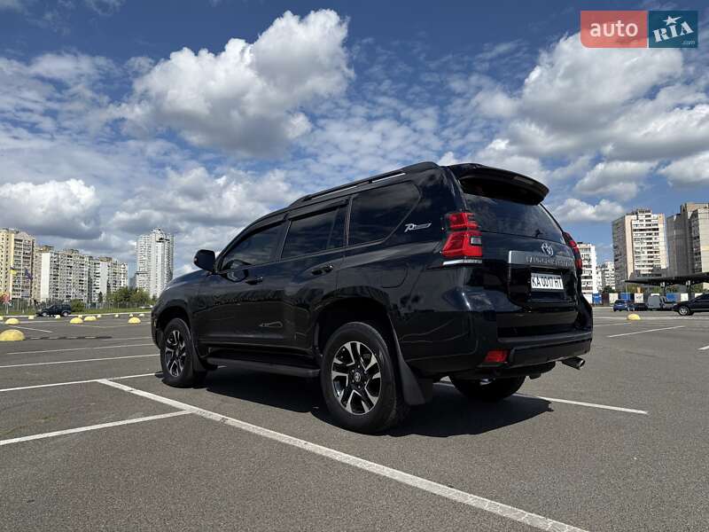 Внедорожник / Кроссовер Toyota Land Cruiser Prado 2021 в Киеве
