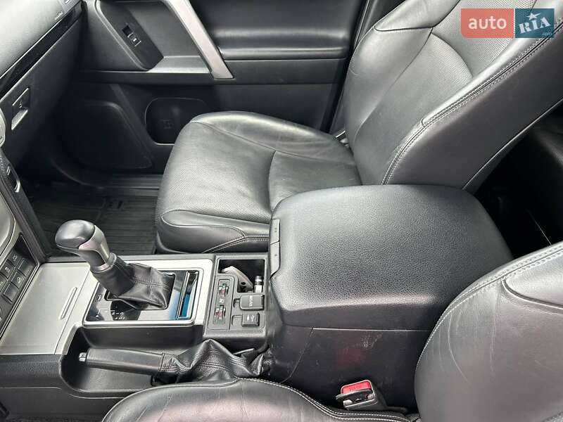Внедорожник / Кроссовер Toyota Land Cruiser Prado 2018 в Киеве