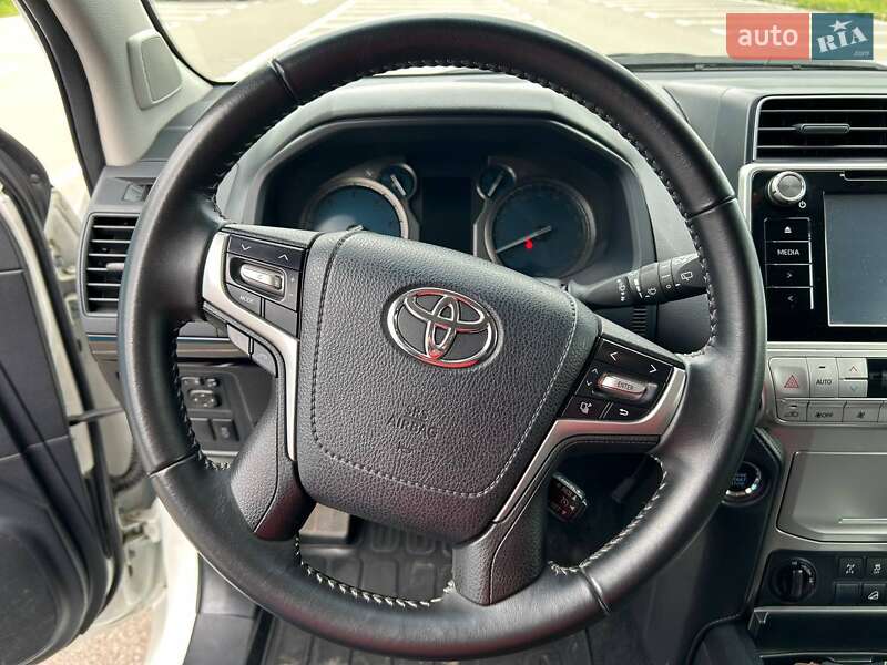 Внедорожник / Кроссовер Toyota Land Cruiser Prado 2018 в Киеве
