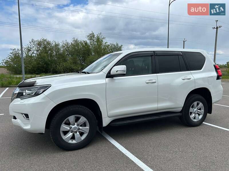 Внедорожник / Кроссовер Toyota Land Cruiser Prado 2018 в Киеве