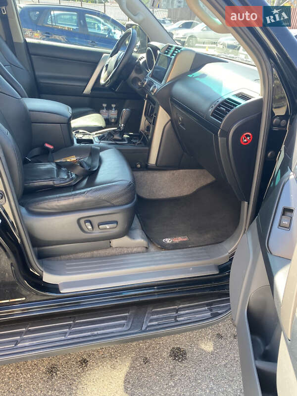 Внедорожник / Кроссовер Toyota Land Cruiser Prado 2010 в Киеве