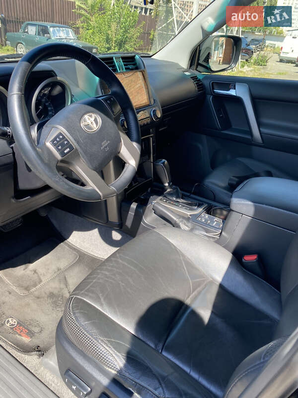Внедорожник / Кроссовер Toyota Land Cruiser Prado 2010 в Киеве