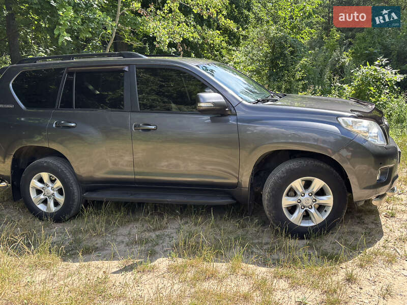 Внедорожник / Кроссовер Toyota Land Cruiser Prado 2012 в Киеве