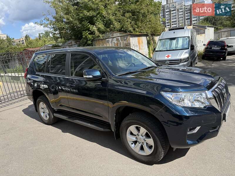 Внедорожник / Кроссовер Toyota Land Cruiser Prado 2017 в Киеве