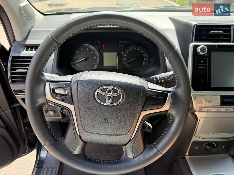 Внедорожник / Кроссовер Toyota Land Cruiser Prado 2017 в Киеве