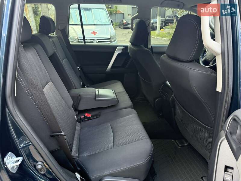 Внедорожник / Кроссовер Toyota Land Cruiser Prado 2017 в Киеве