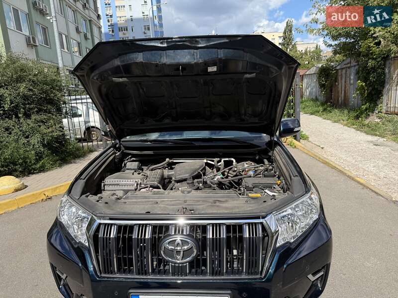 Внедорожник / Кроссовер Toyota Land Cruiser Prado 2017 в Киеве