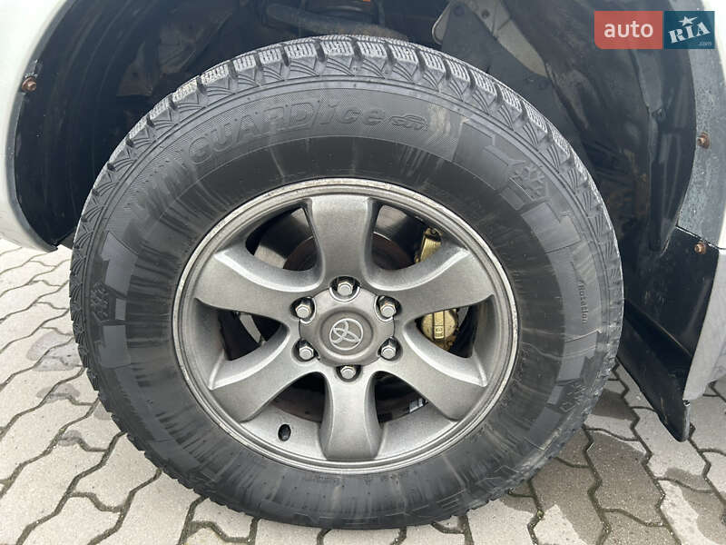 Внедорожник / Кроссовер Toyota Land Cruiser Prado 2006 в Львове