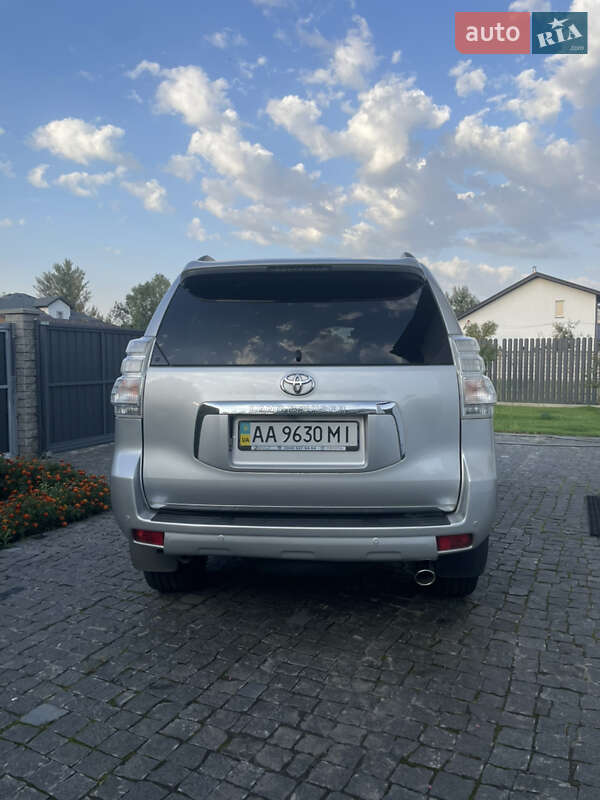 Позашляховик / Кросовер Toyota Land Cruiser Prado 2012 в Києві фото 3 Позашляховик / Кросовер Toyota Land Cruiser Prado 2012 в Києві