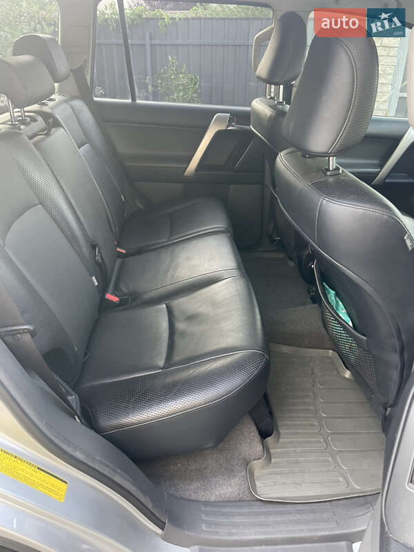 Позашляховик / Кросовер Toyota Land Cruiser Prado 2012 в Києві фото 9 Позашляховик / Кросовер Toyota Land Cruiser Prado 2012 в Києві