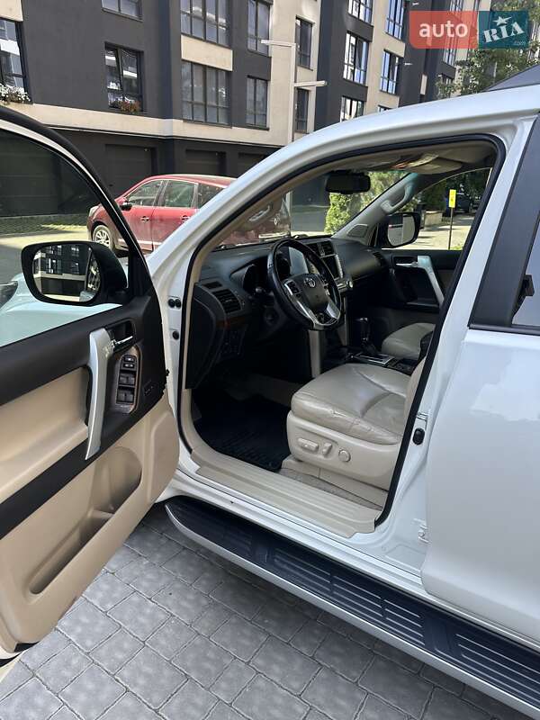 Внедорожник / Кроссовер Toyota Land Cruiser Prado 2010 в Ивано-Франковске