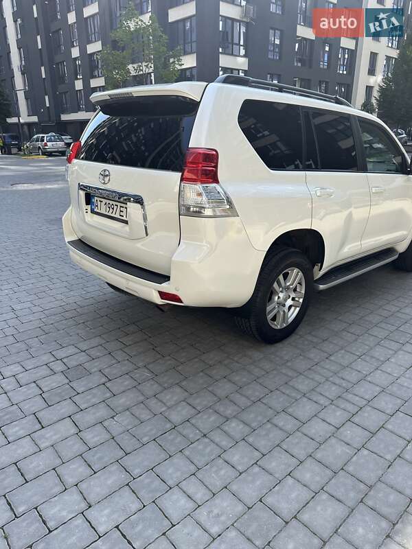 Внедорожник / Кроссовер Toyota Land Cruiser Prado 2010 в Ивано-Франковске