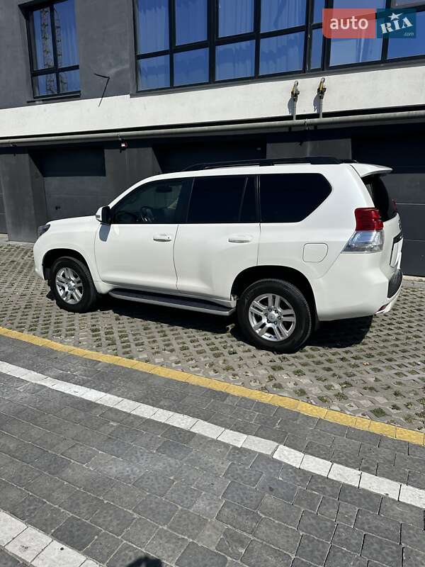 Внедорожник / Кроссовер Toyota Land Cruiser Prado 2010 в Ивано-Франковске