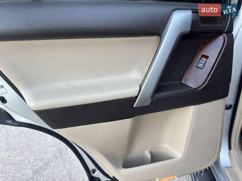 Внедорожник / Кроссовер Toyota Land Cruiser Prado 2011 в Ахтырке фото 35 Внедорожник / Кроссовер Toyota Land Cruiser Prado 2011 в Ахтырке