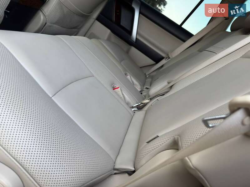 Внедорожник / Кроссовер Toyota Land Cruiser Prado 2011 в Ахтырке фото 41 Внедорожник / Кроссовер Toyota Land Cruiser Prado 2011 в Ахтырке