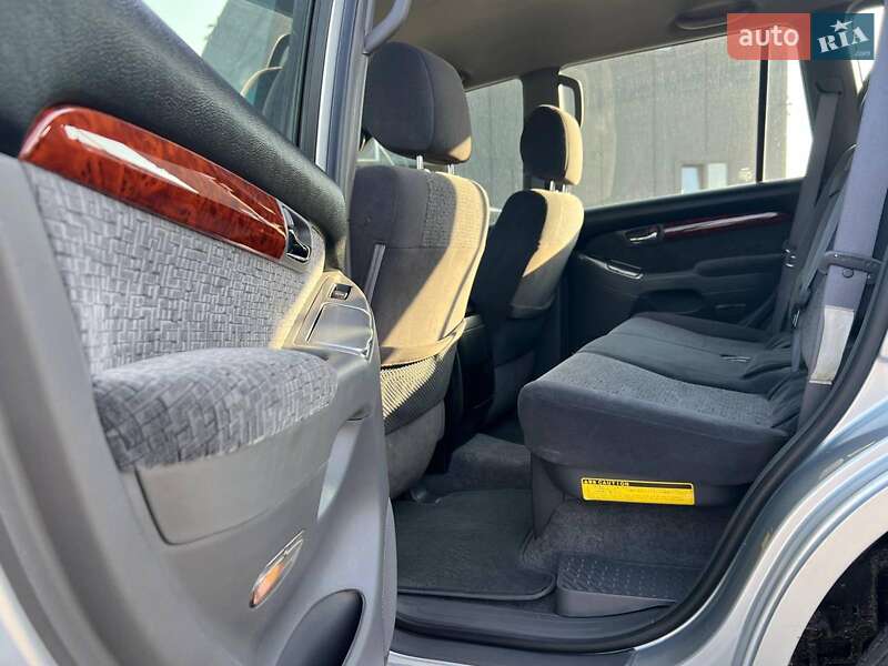 Внедорожник / Кроссовер Toyota Land Cruiser Prado 2007 в Львове